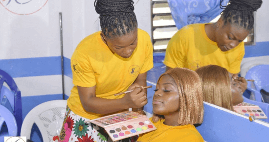 Ifep Shekina Make-up onglerie